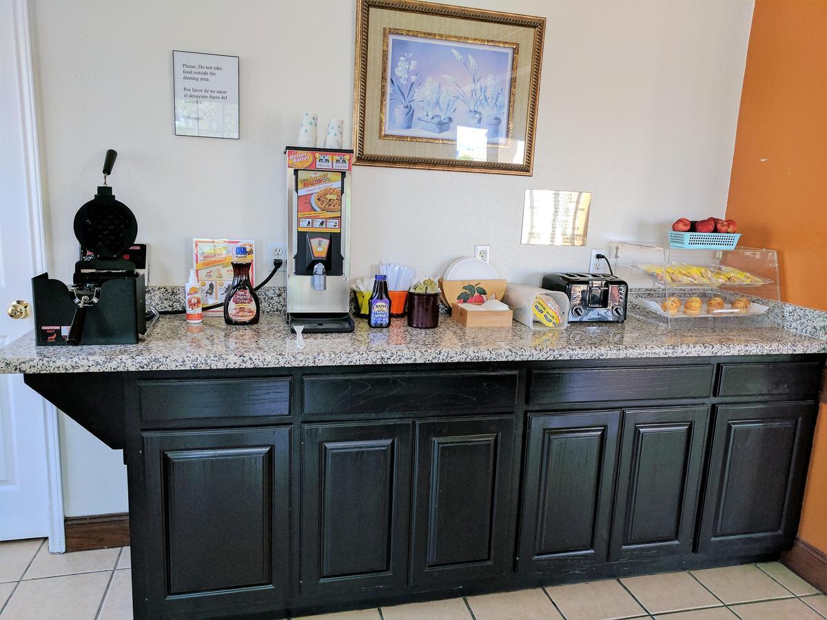 Americas Best Value Inn - Brownsville Eksteriør bilde